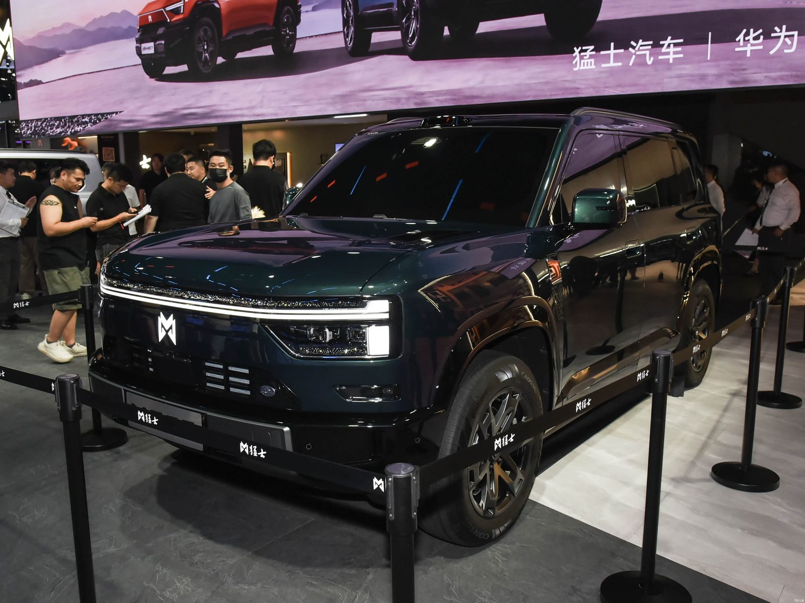 M-Hero X700 EREV / PHEV 2026 - main model photo, exterior, front three-quarter view, china_reference market