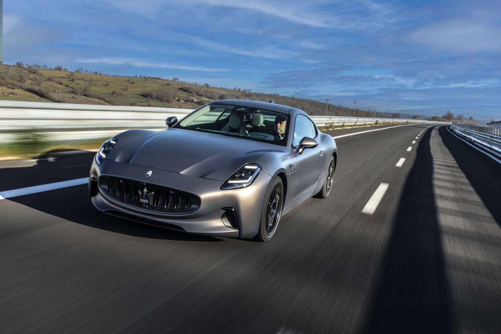 Maserati GranTurismo Folgore 2024 - exterior, front 3q motion, Global / EV Query only market