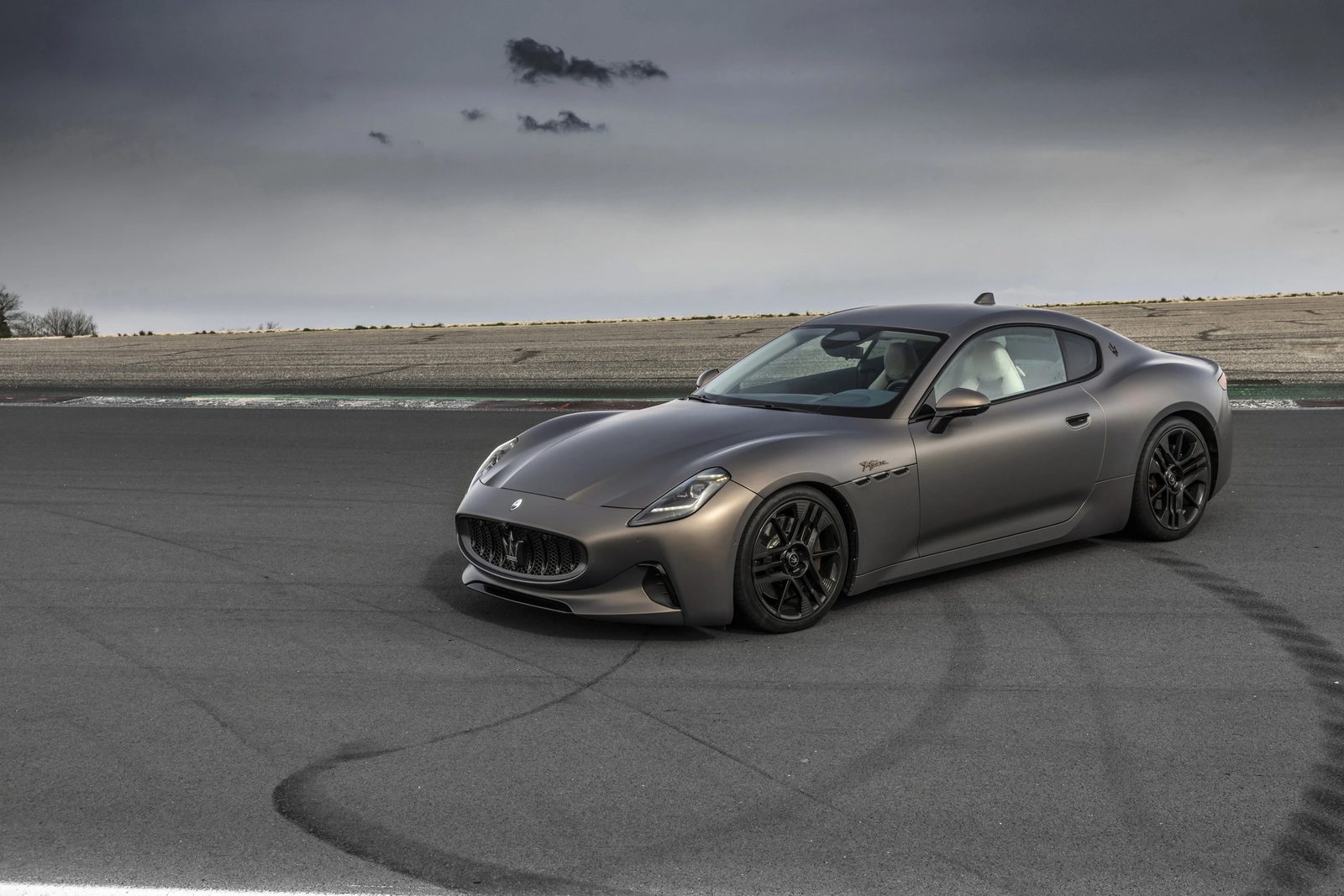 Maserati GranTurismo Folgore 2024 - exterior, front 3q track, Global / EV Query only market