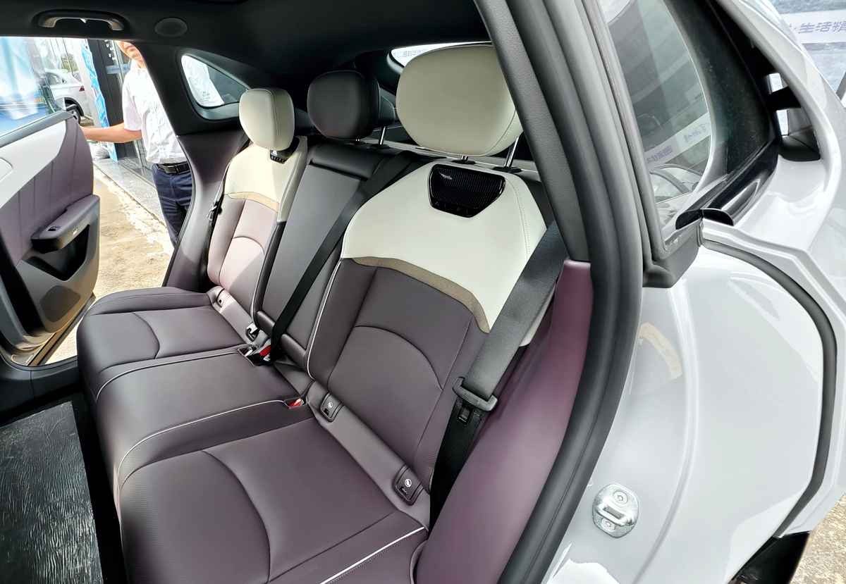 Mazda EZ-60 2027 China EV 2026 - interior, second row open door, CN / EZ-60 body-family reference market