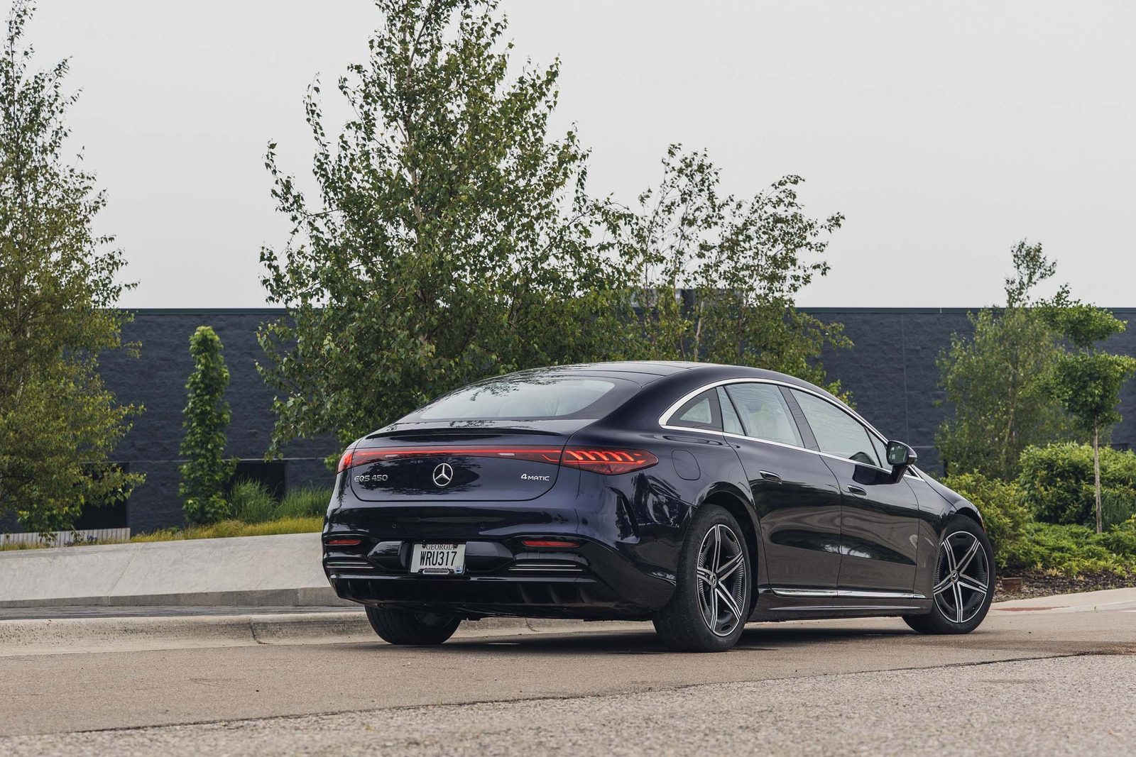 Mercedes-Benz EQS 2025 - exterior, rear three-quarter view, US market