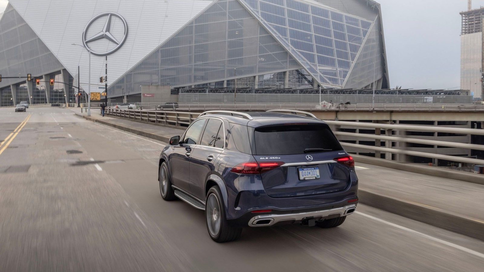 Mercedes-Benz GLE PHEV 2024 - exterior, rear three-quarter view, US market