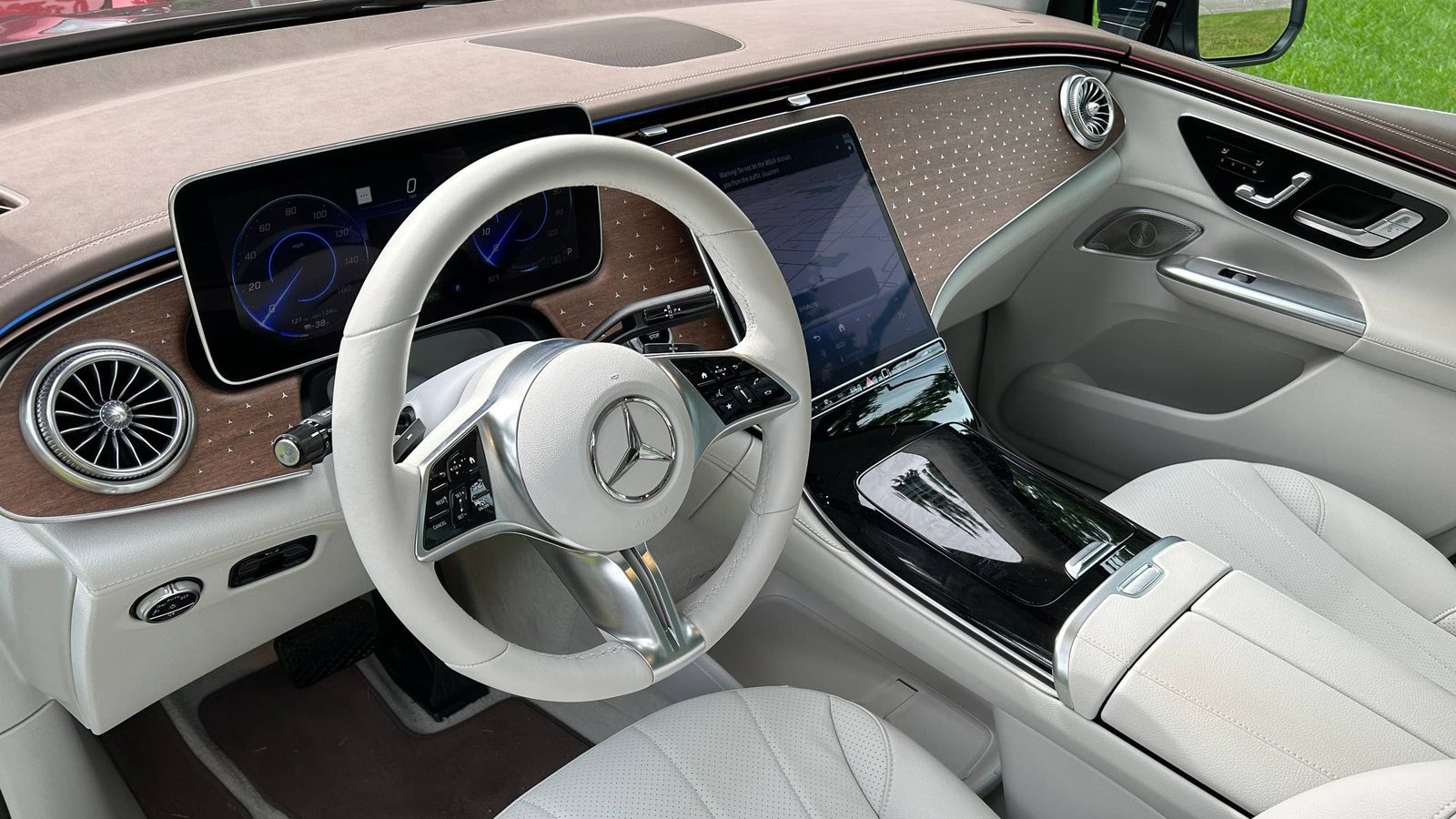 Mercedes-Benz EQE 2026 — интерьер, второй ряд сидений, рынок internal_mvp