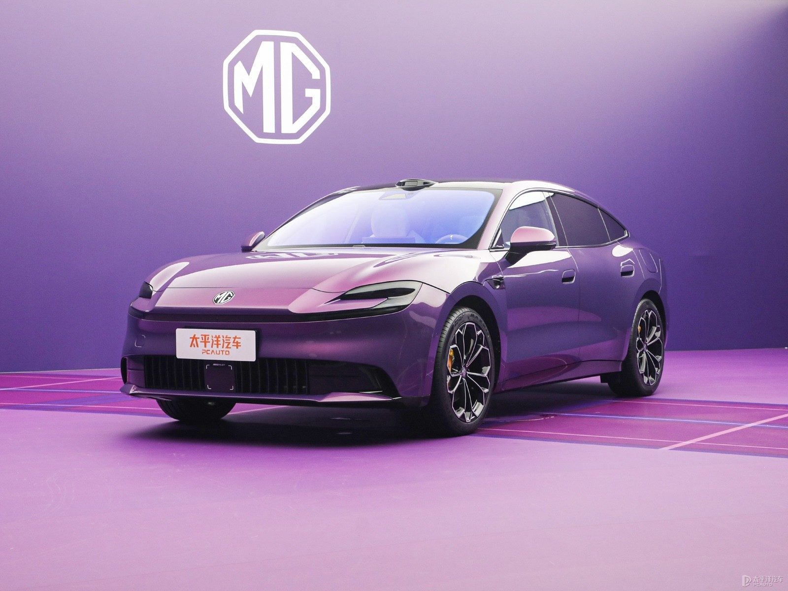 MG 07 PHEV 2026 - exterior, front three-quarter view, China market