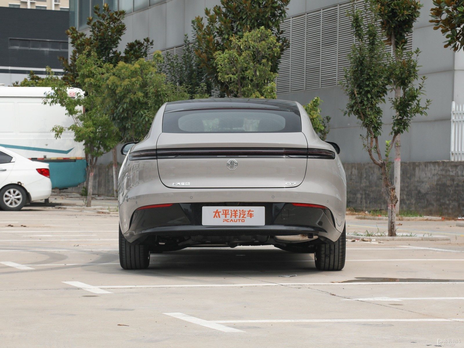 MG 07 PHEV 2026 - exterior, rear real, China market