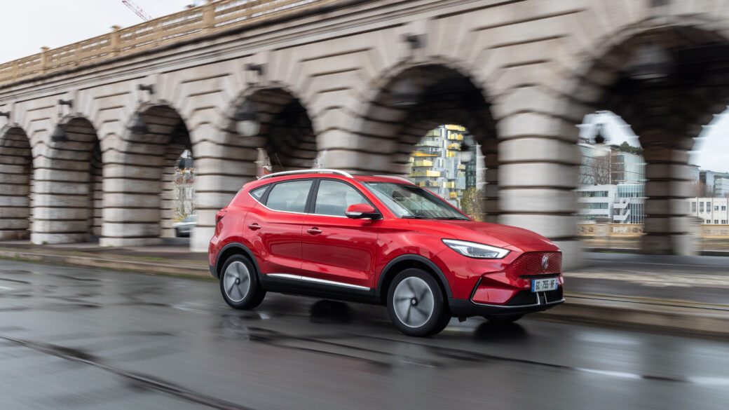 MG ZS EV 2022 - exterior, front 3q motion, Europe / global market