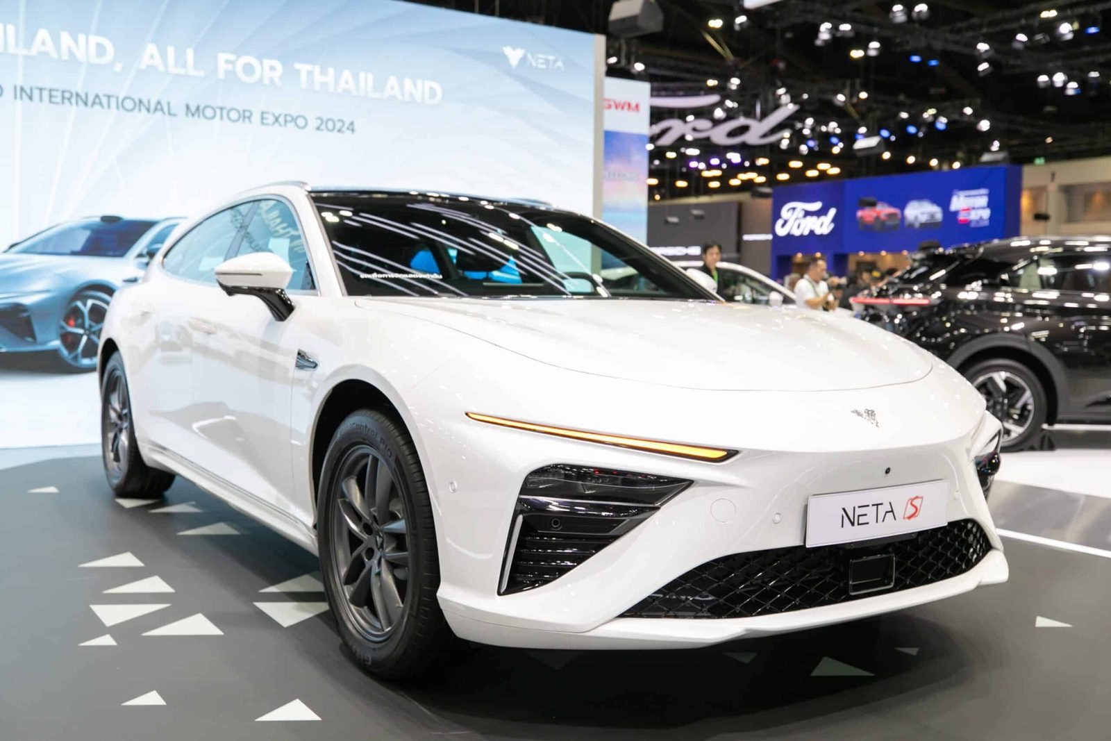 Neta S EREV 2024 — главное фото модели, экстерьер, вид спереди, рынок Guangcai Neta S 2024 sedan reference