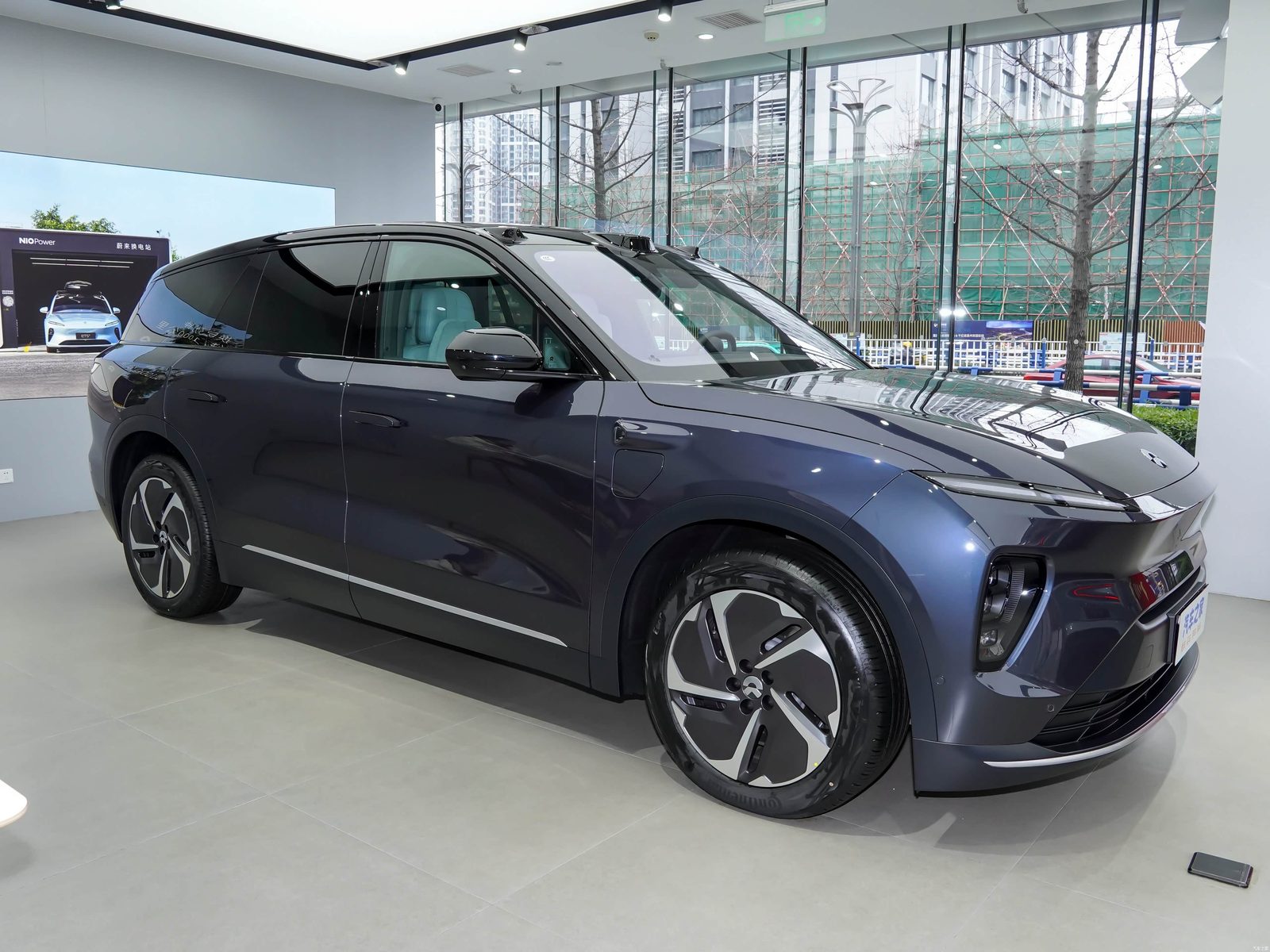 NIO EL8 Second Generation Europe 2024 - exterior, side three quarter, China / Europe body reference market