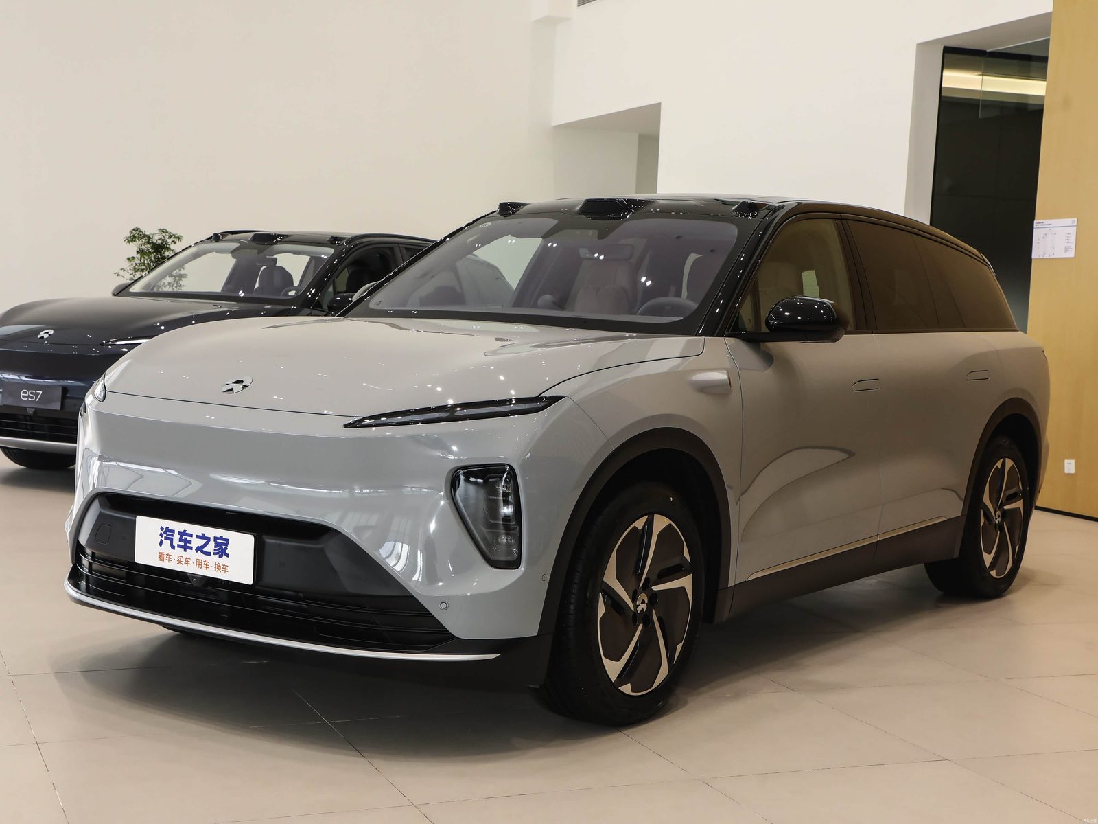NIO EL8 Second Generation Europe 2024 - exterior, front three-quarter view, China / Europe body reference market