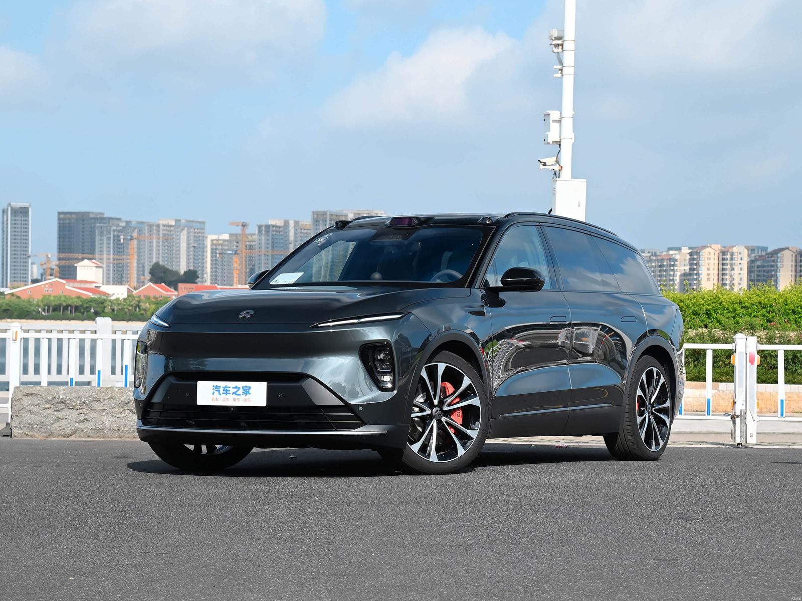 NIO ES8 / EL8 Second Generation 2023 - main model photo, exterior, front three-quarter view, China exact-trim generation reference market