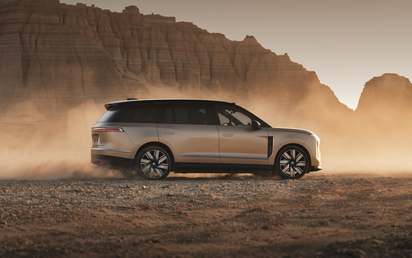 NIO ES9 2026 — главное фото модели, экстерьер, side action, рынок China / global official