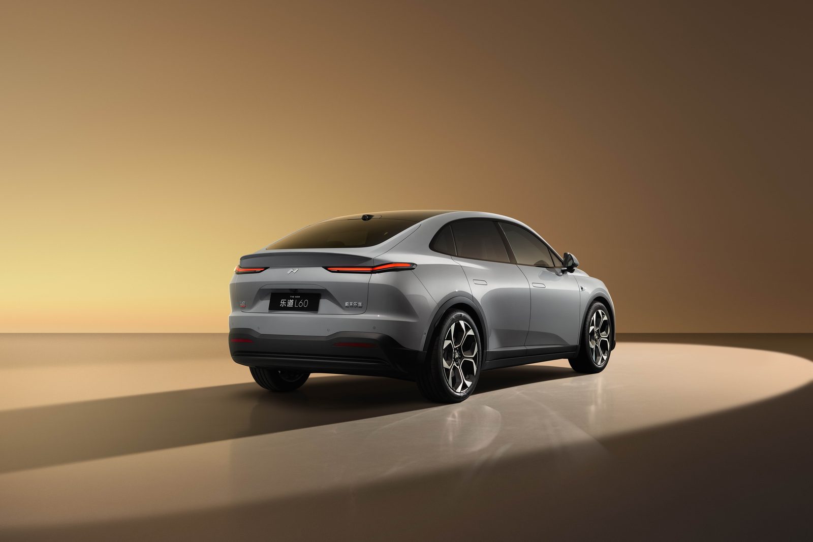 Onvo L60 2024 - exterior, studio rear 3q, China market
