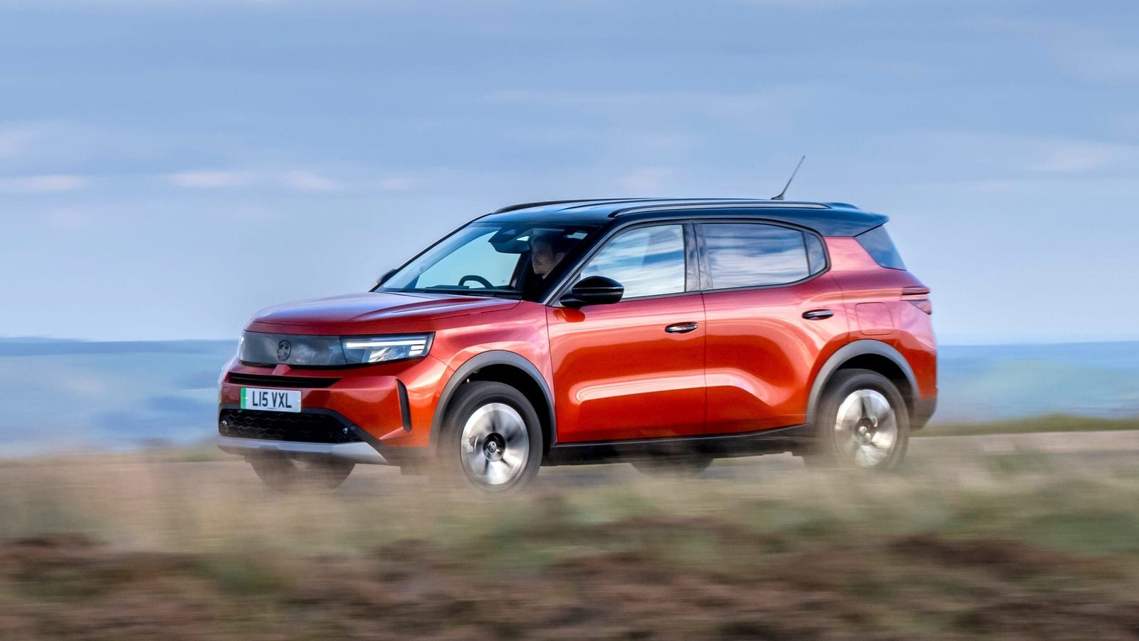 Opel / Vauxhall Frontera Electric 2024 - exterior, side motion, Europe / Opel-Vauxhall combined reference market