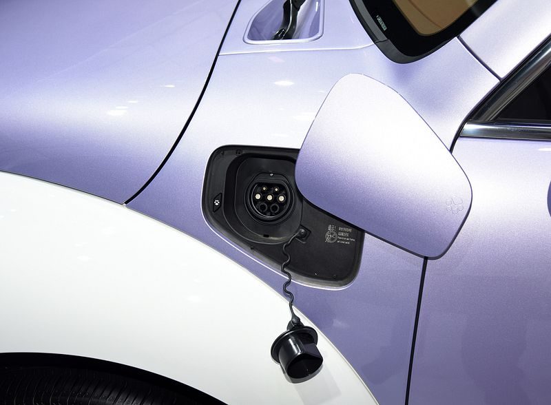 Ora Ballet Cat 2023 - exterior, charging port