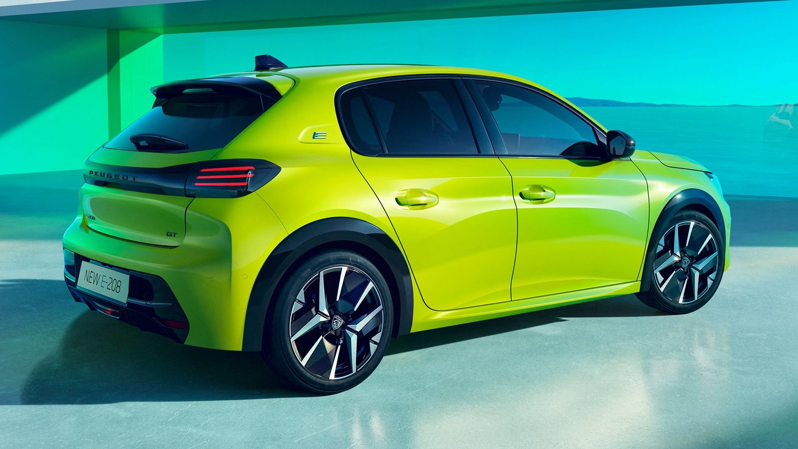 Peugeot E-208 2019 — экстерьер, вид сбоку, рынок internal_mvp