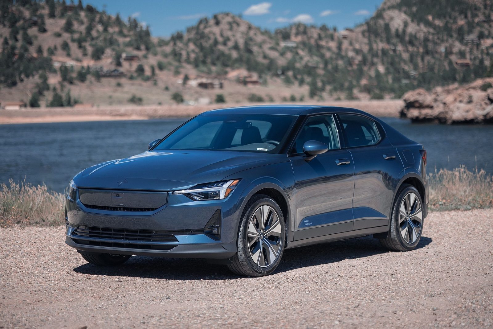 Polestar 2 2020 — главное фото модели, экстерьер, вид спереди 3/4, рынок internal_mvp