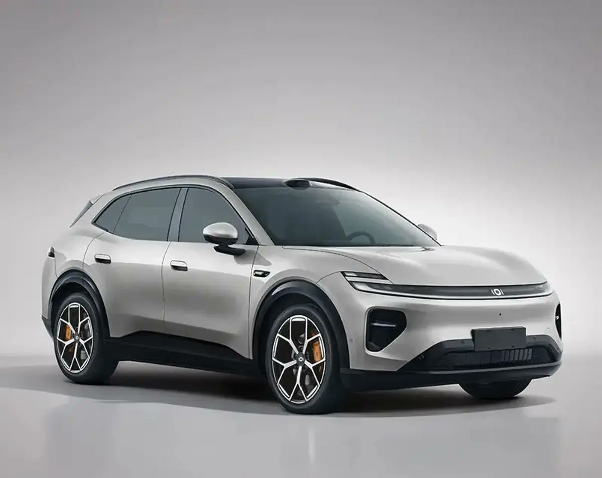 Qiyuan Q06 EV / EREV 2026 - exterior, front 3q studio, China market