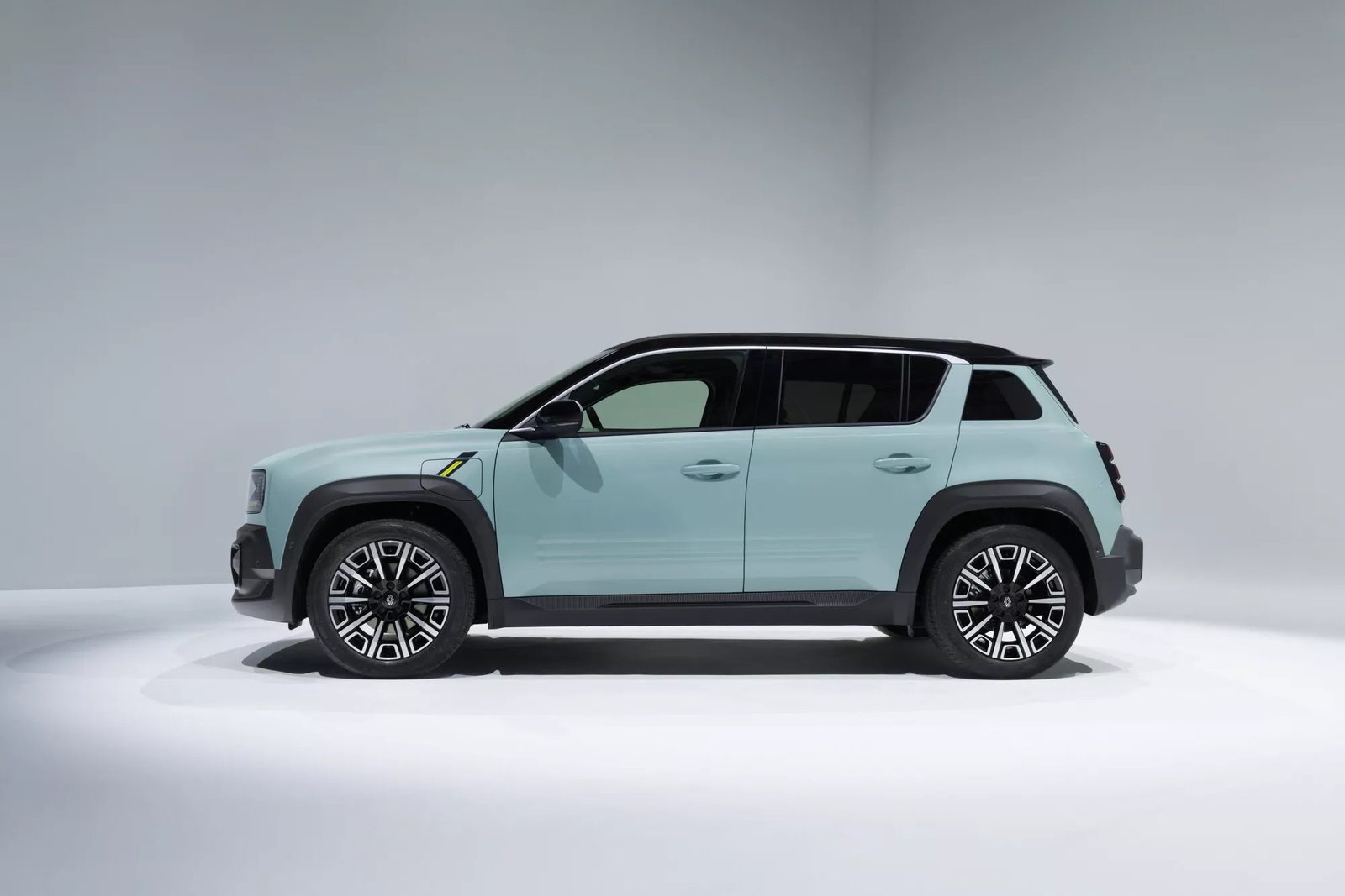 Renault 4 E-Tech Electric 2025 - exterior, side profile alt, europe_reference market