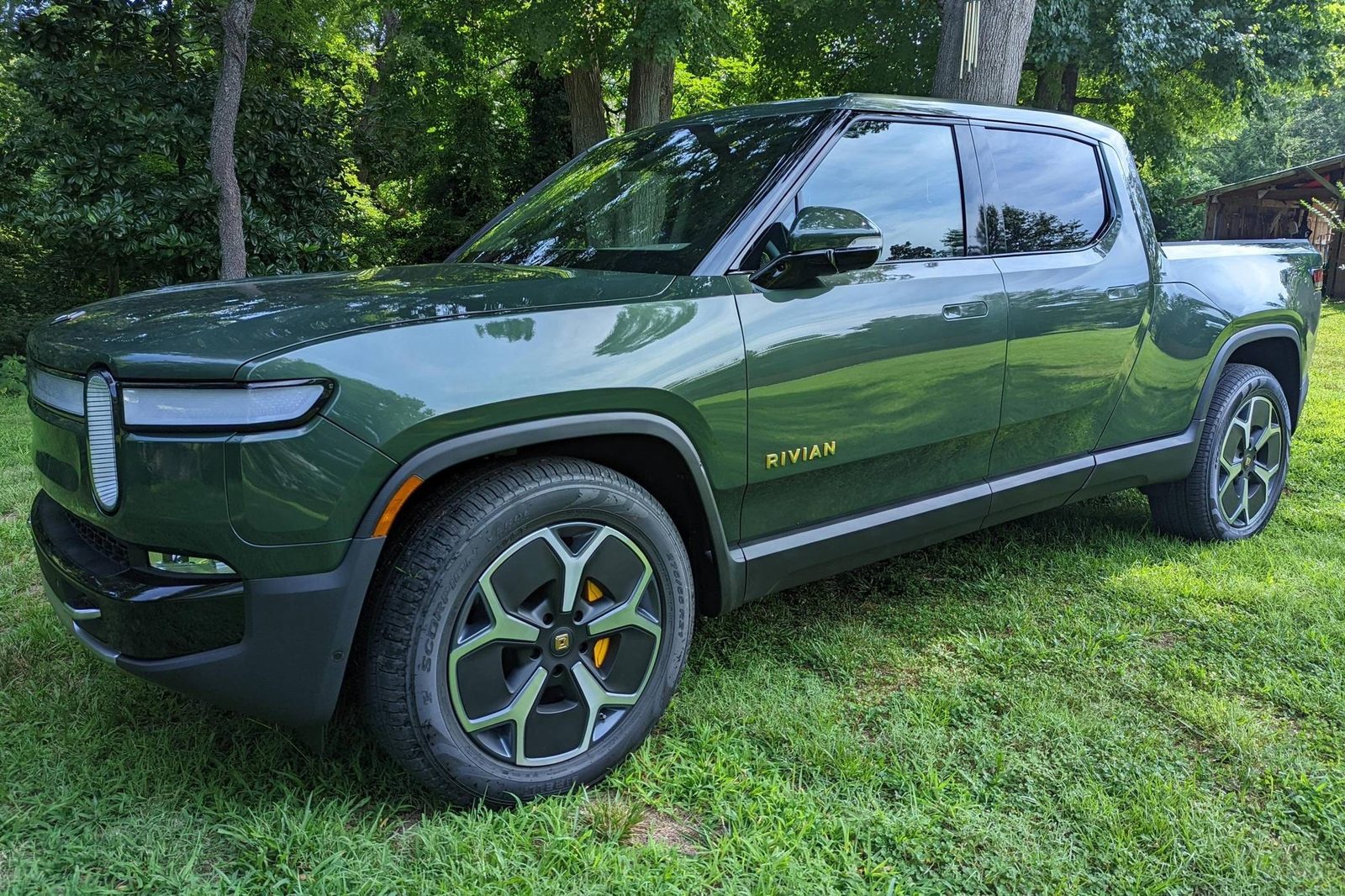 Rivian R1T (2027) - exterior, front three-quarter view, USA market
