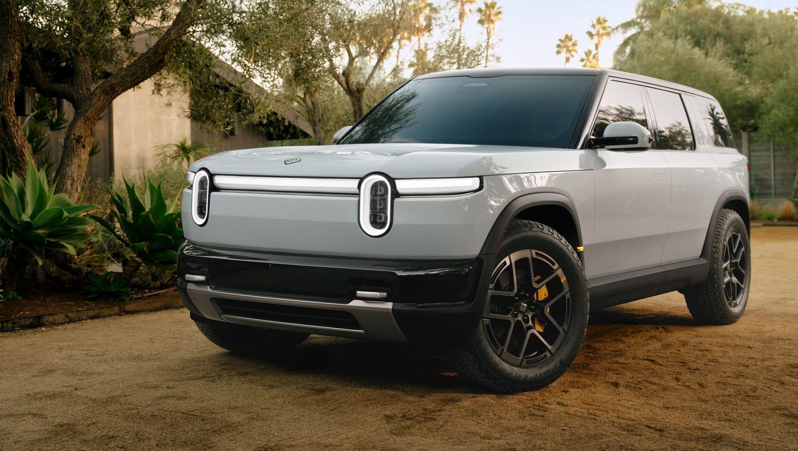 Rivian R2 2026 — экстерьер, вид сбоку, рынок internal_mvp