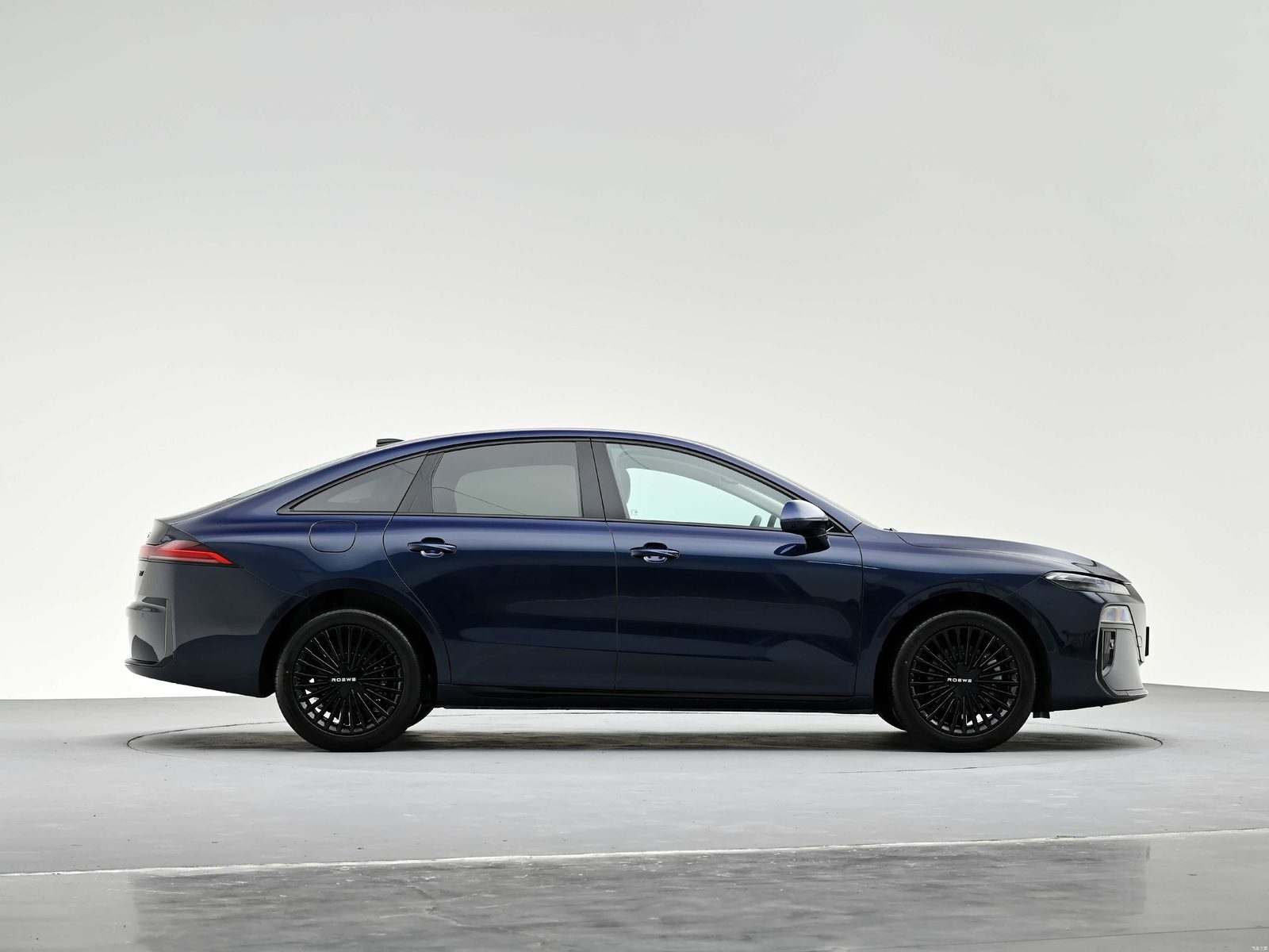 Roewe M7 DMH 2026 - exterior, side view, China market