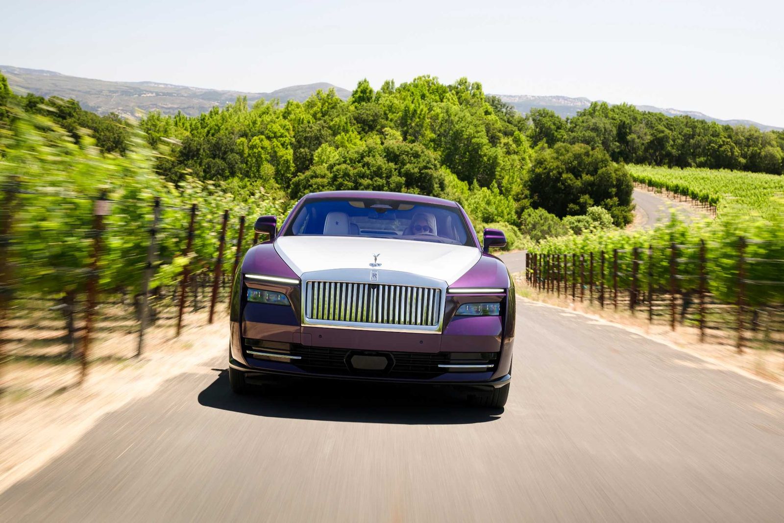 Rolls-Royce Spectre 2026 - exterior, front view vineyard, Global reference market
