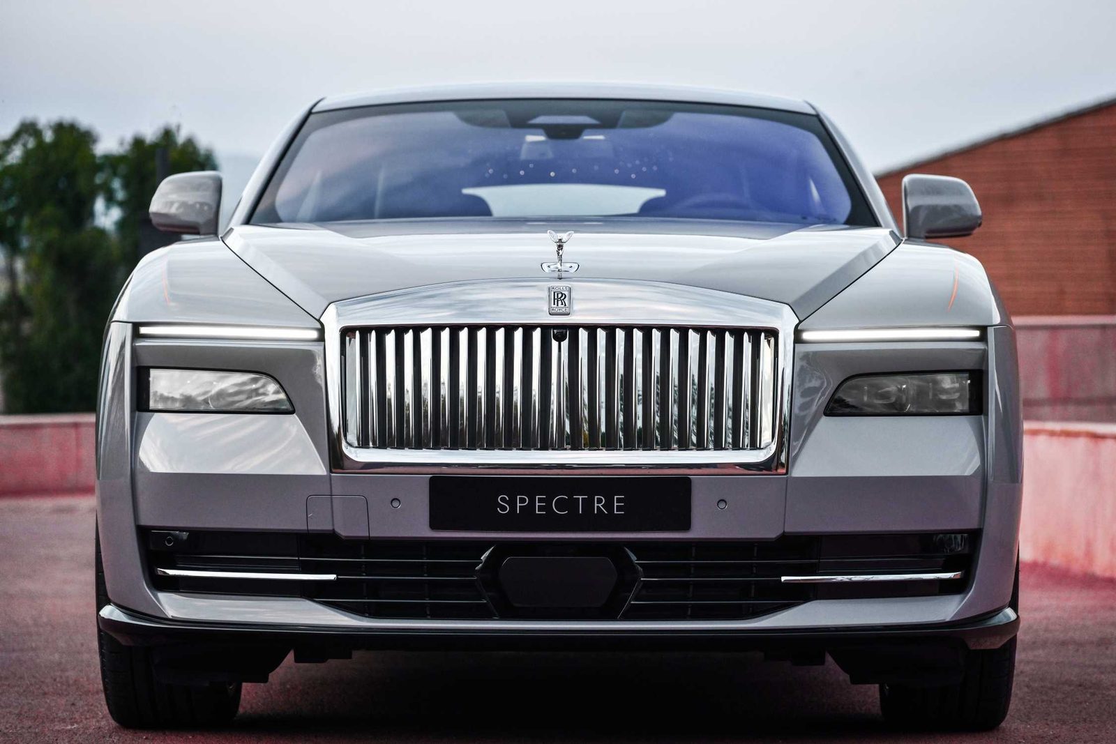 Rolls-Royce Spectre 2026 - exterior, front view static, Global reference market