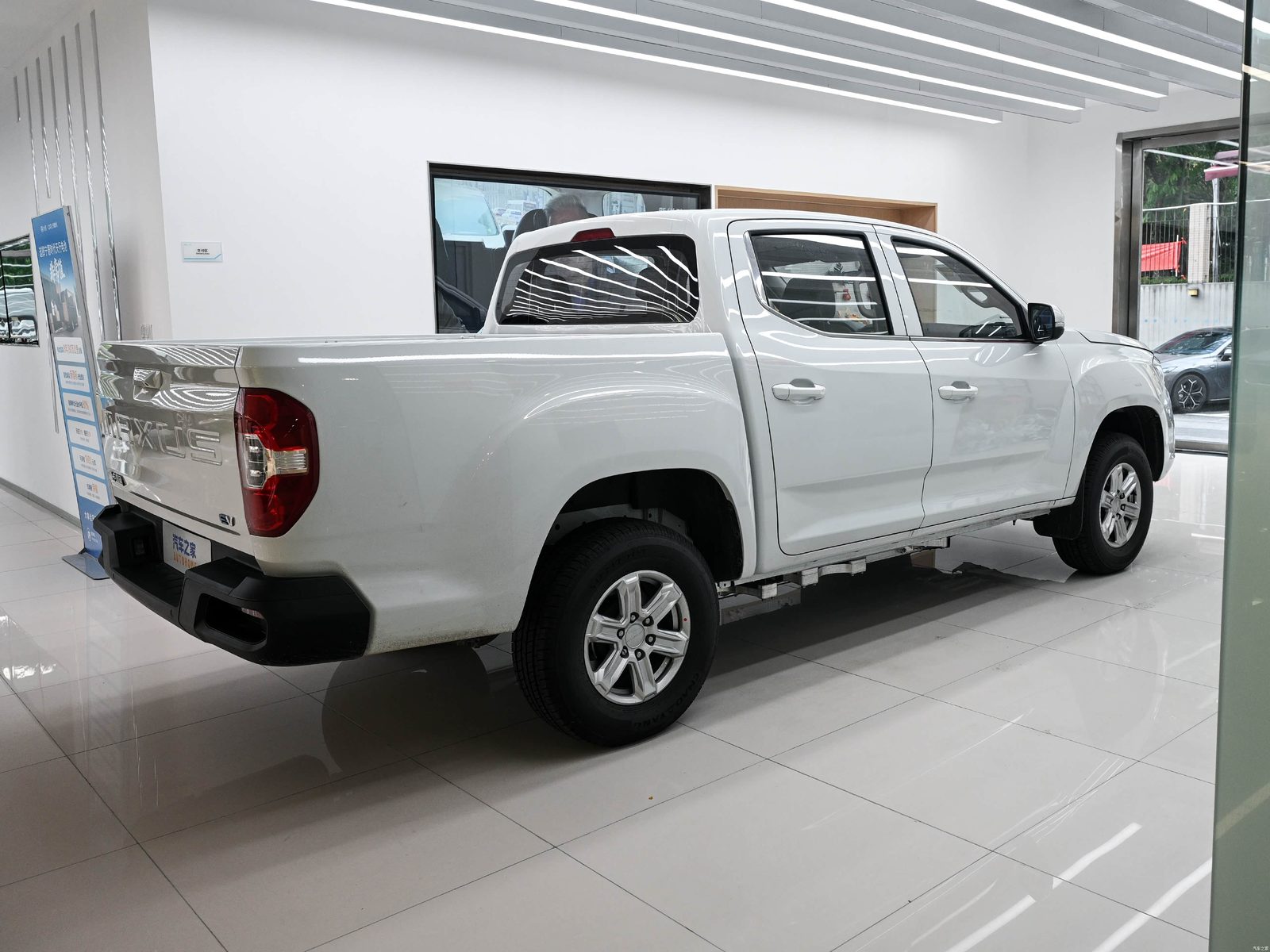 SAIC Maxus Pickup China Xingji EV / Interstellar EV 2023 - exterior, rear three-quarter view, China market