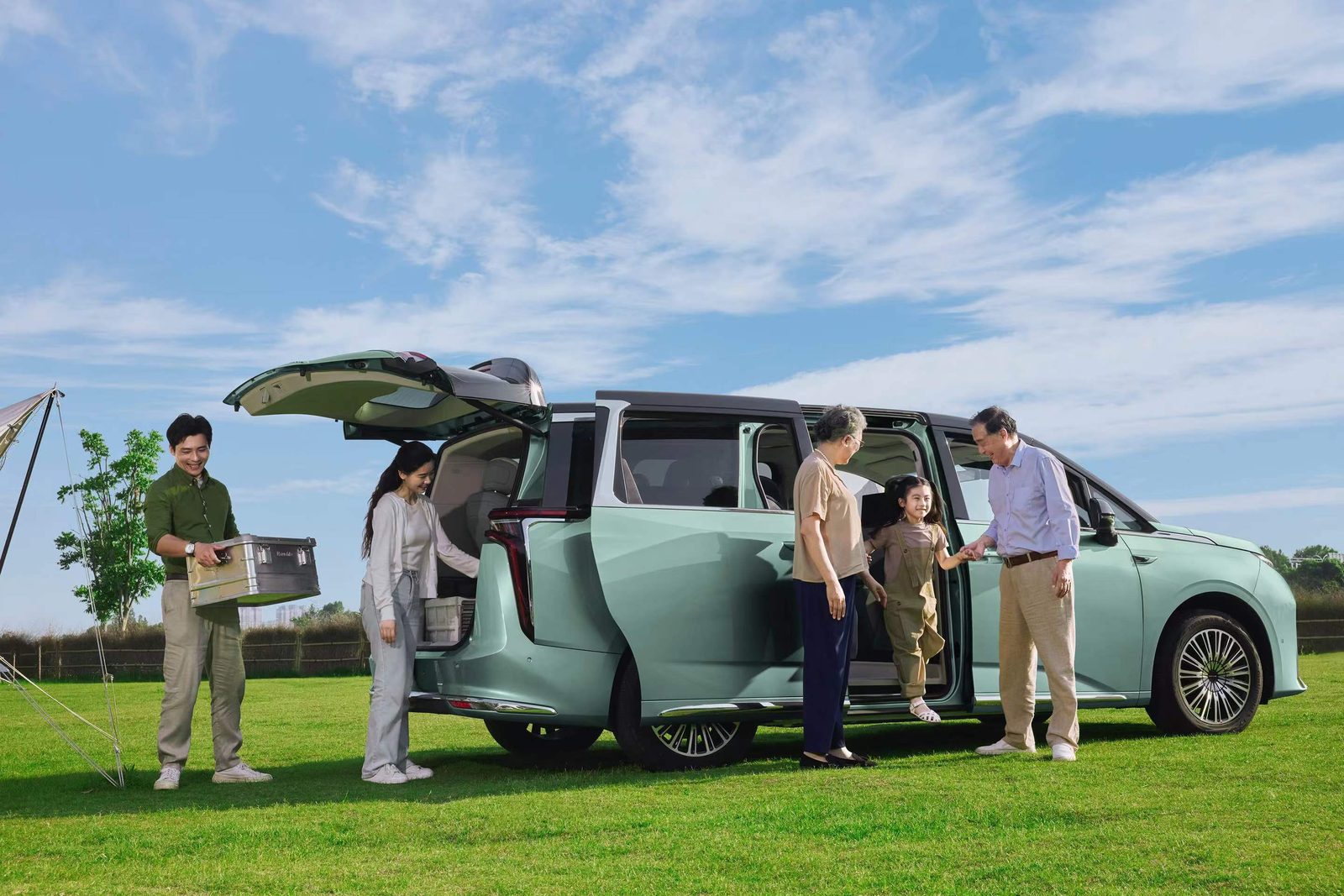 SAIC Motor Maxus MIFA 9 2022 - exterior, rear 3q doors open, global market