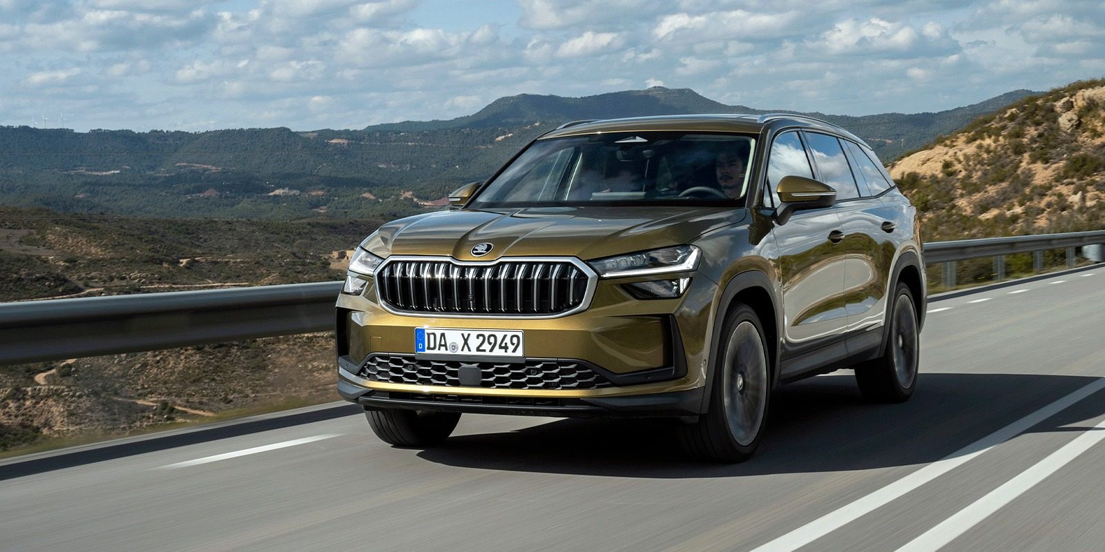 Škoda Kodiaq iV 2024 - exterior, front 3q family, Europe / EV Query only market