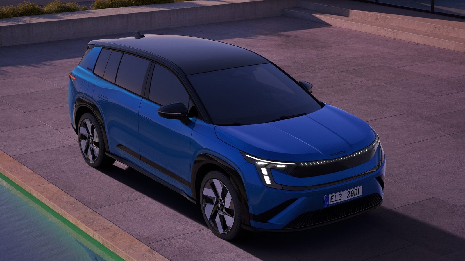 Škoda Peaq 2026 - exterior, front 3q blue, Europe / EV Query only market