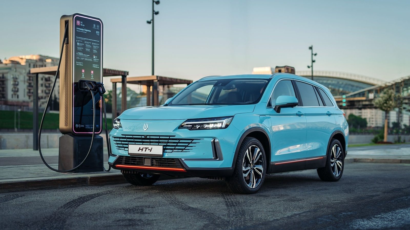 Skywell HT-i 2023 - exterior, charging scene, russia_reference market