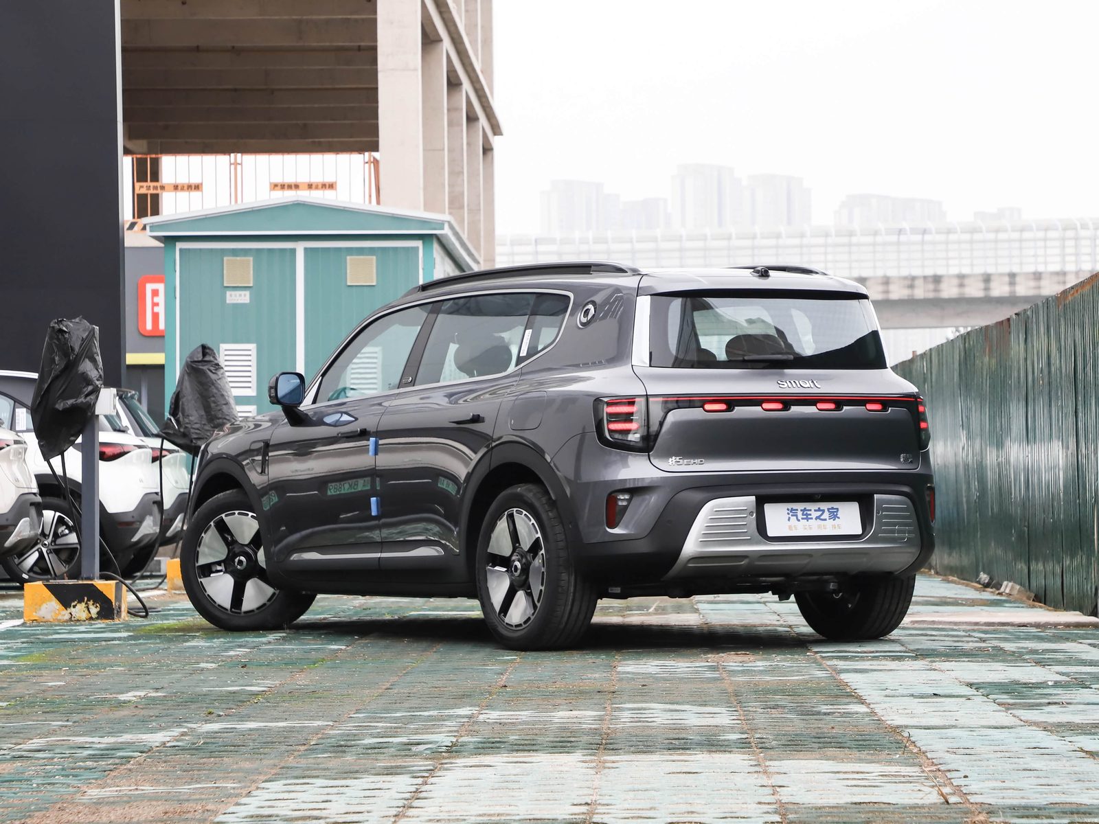 Smart #5 EHD Super Hybrid 2026 - exterior, rear three-quarter view, China market