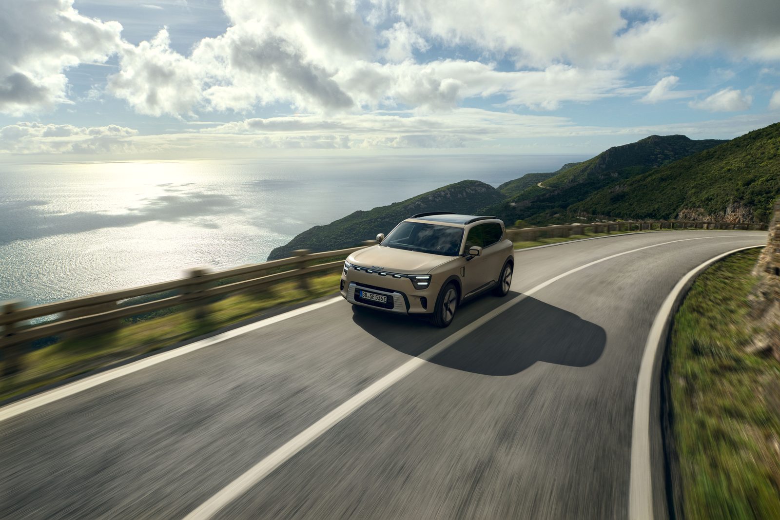 Smart #5 2025 - exterior, front three-quarter view, Global market