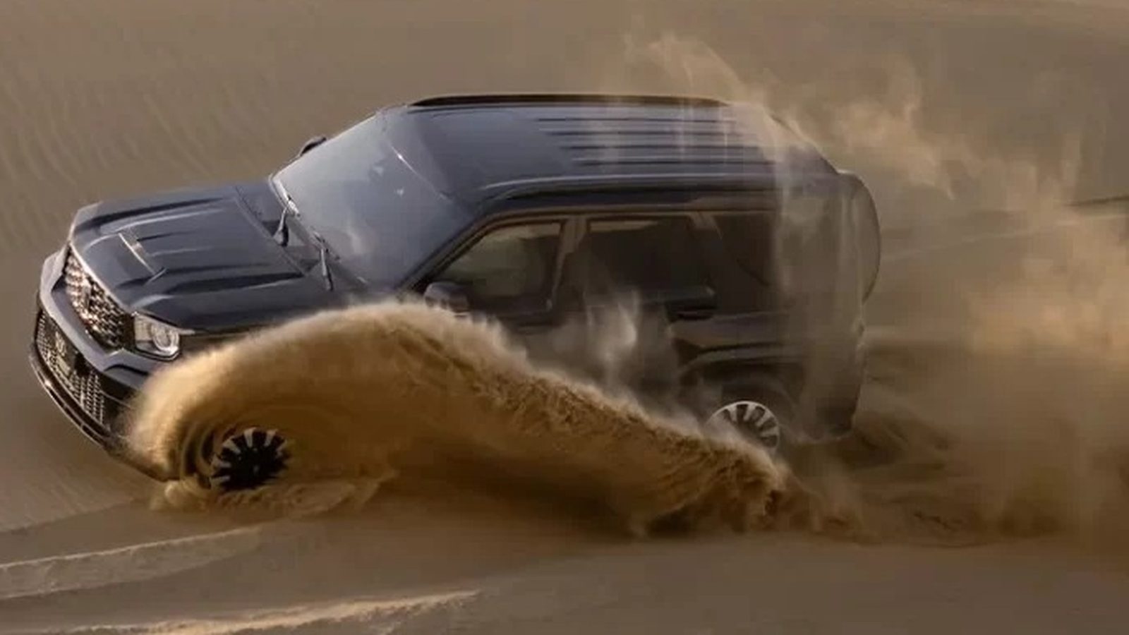 Tank 700 Hi4-T / Hi4-Z 2024 - exterior, offroad sand, export/oman-uae market
