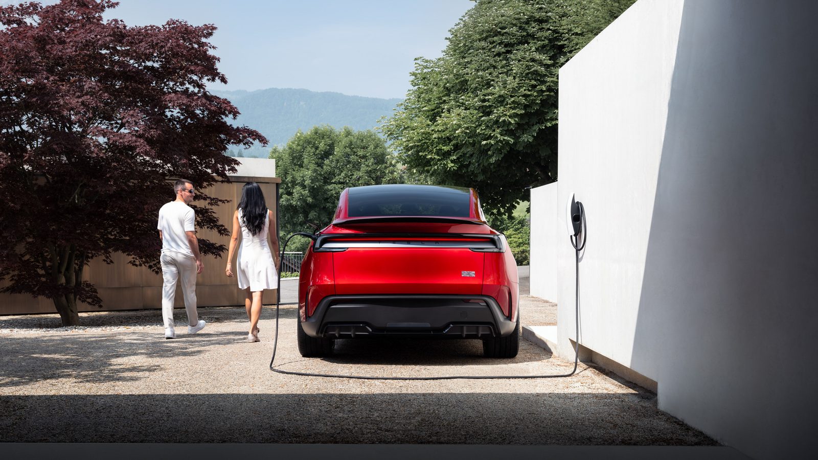 Tesla Model Y Performance China 2026 - exterior, rear charging, Global / China-equivalent market