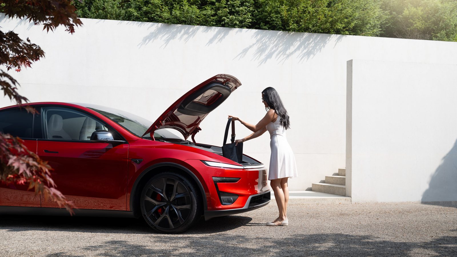 Tesla Model Y Performance China 2026 - exterior, cargo open, Global / China-equivalent market