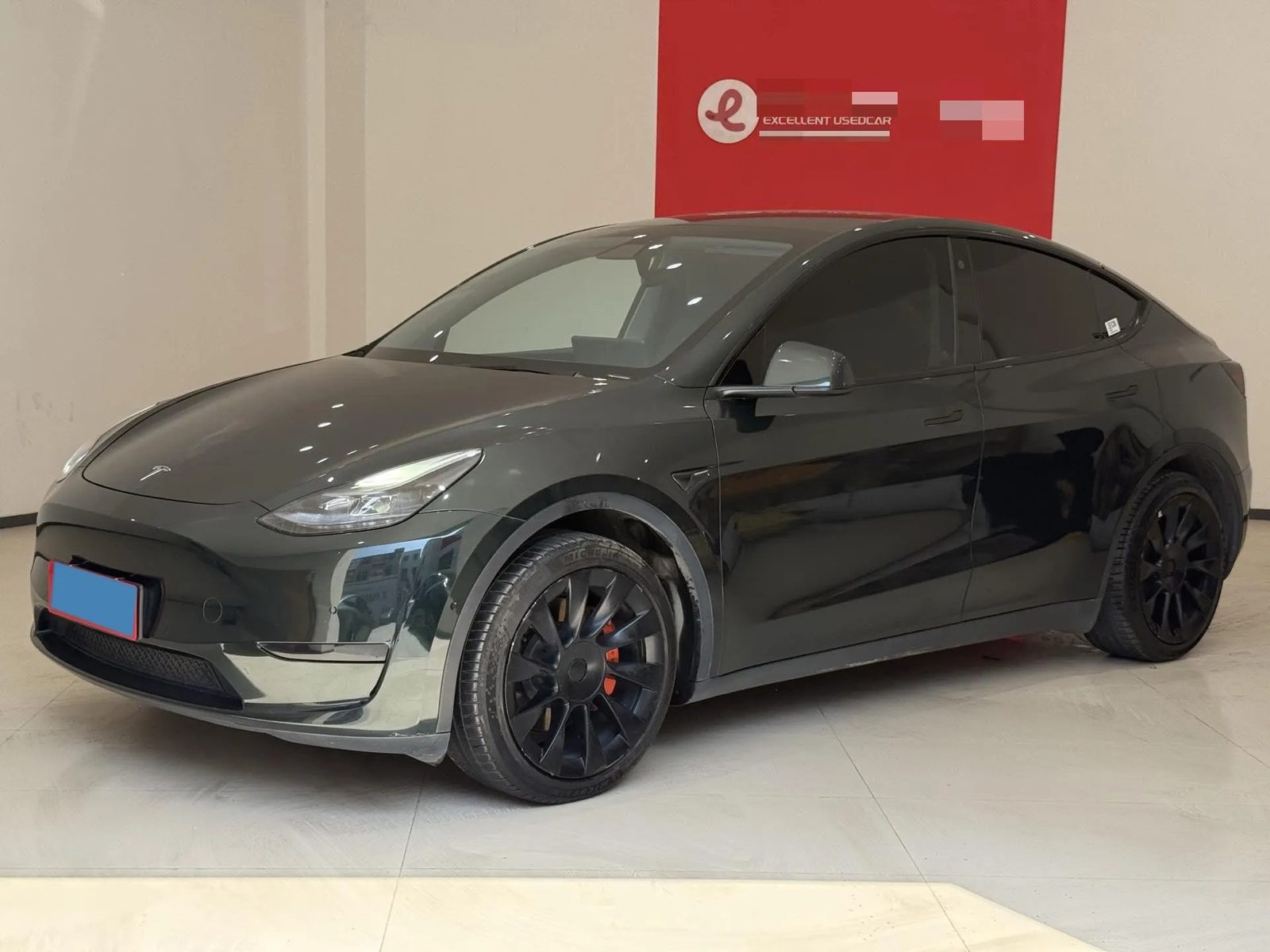 Tesla Model Y US 2025 — экстерьер, вид сбоку, рынок US / global Model Y visual proxy
