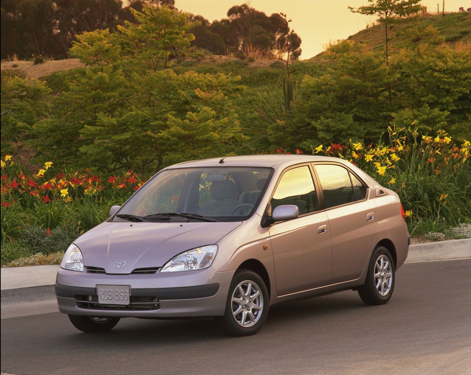 Toyota Prius First Generation 1997 - exterior, gallery, United States historical generation reference market