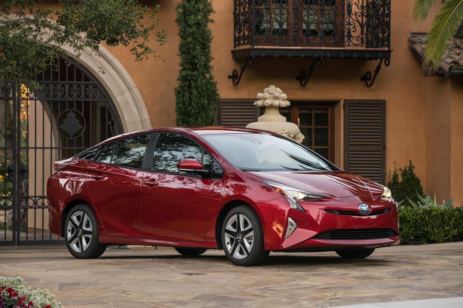 Toyota Prius Fourth Generation 2015 - main model photo, exterior, front three-quarter view, United States historical generation reference market