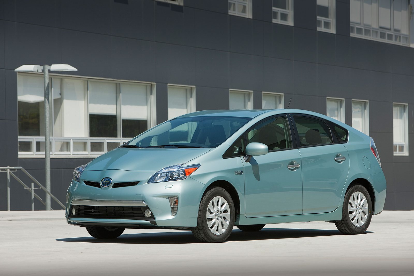 Toyota Prius Plug-in Hybrid Third Generation 2012 - exterior, gallery, United States historical generation reference market