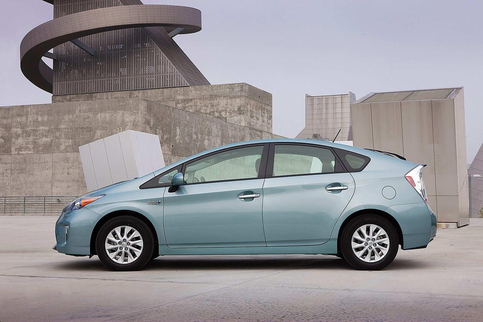 Toyota Prius Plug-in Hybrid Third Generation 2012 - exterior, gallery, United States historical generation reference market