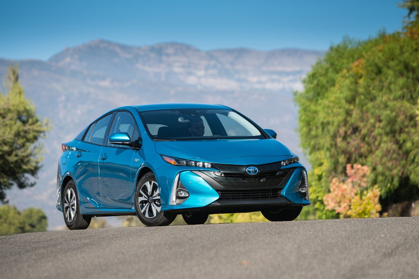 Toyota Prius Prime / PHV Fourth Generation 2016 - exterior, gallery, United States historical generation reference market