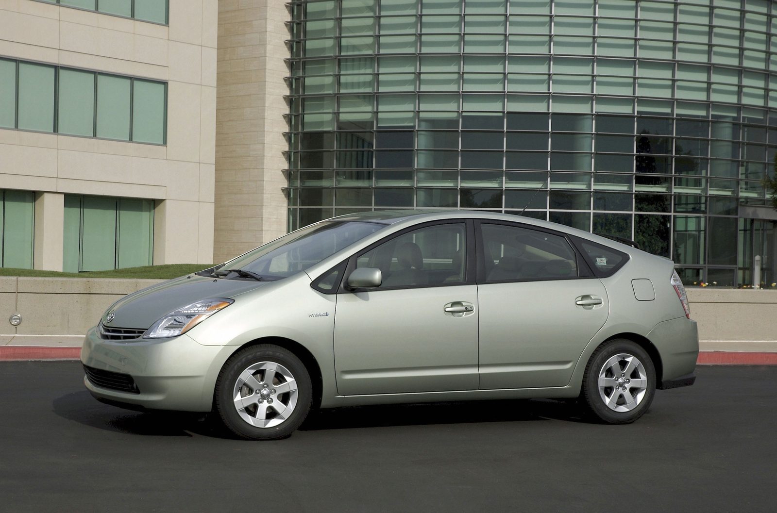 Toyota Prius Second Generation 2003 - exterior, gallery, United States historical generation reference market