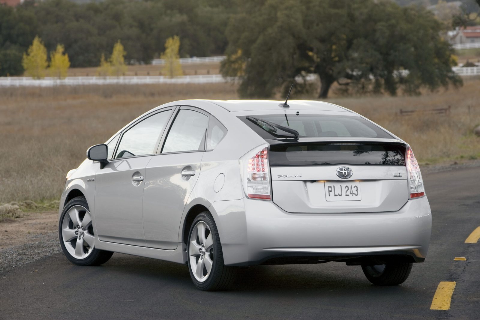 Toyota Prius Third Generation 2009 - main model photo, exterior, front three-quarter view, United States historical generation reference market