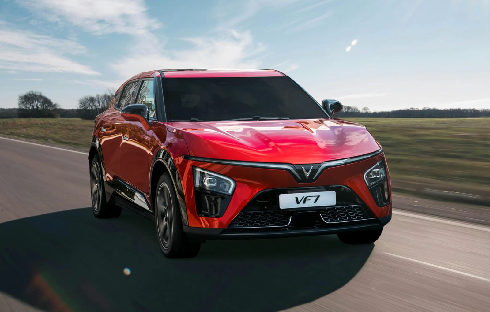 VinFast VF 7 2023 - exterior, front 3q driving, Philippines / global reference market