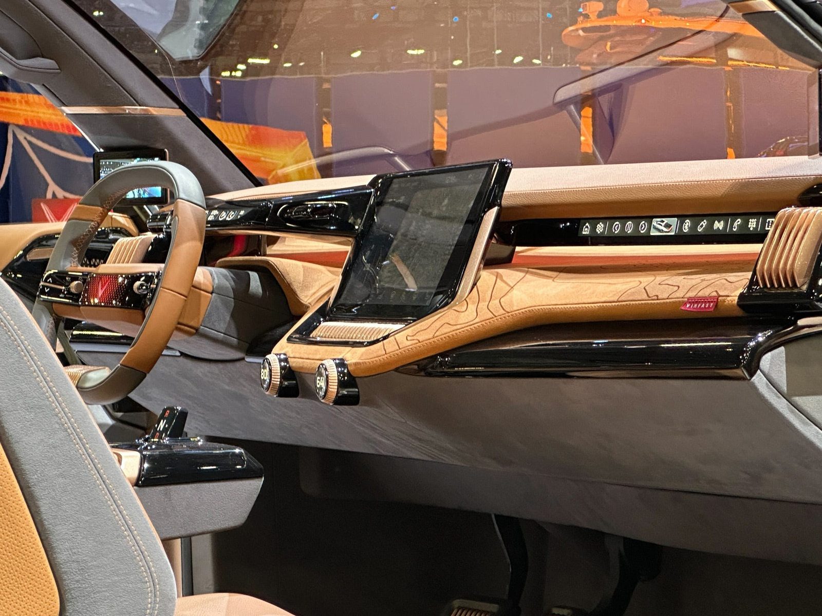 VinFast VF Wild Concept 2024 — интерьер, dashboard detail, рынок global