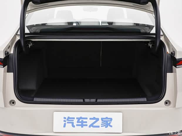 Volkswagen ID.ERA 5S PHEV 2026 - interior, cargo area, china market