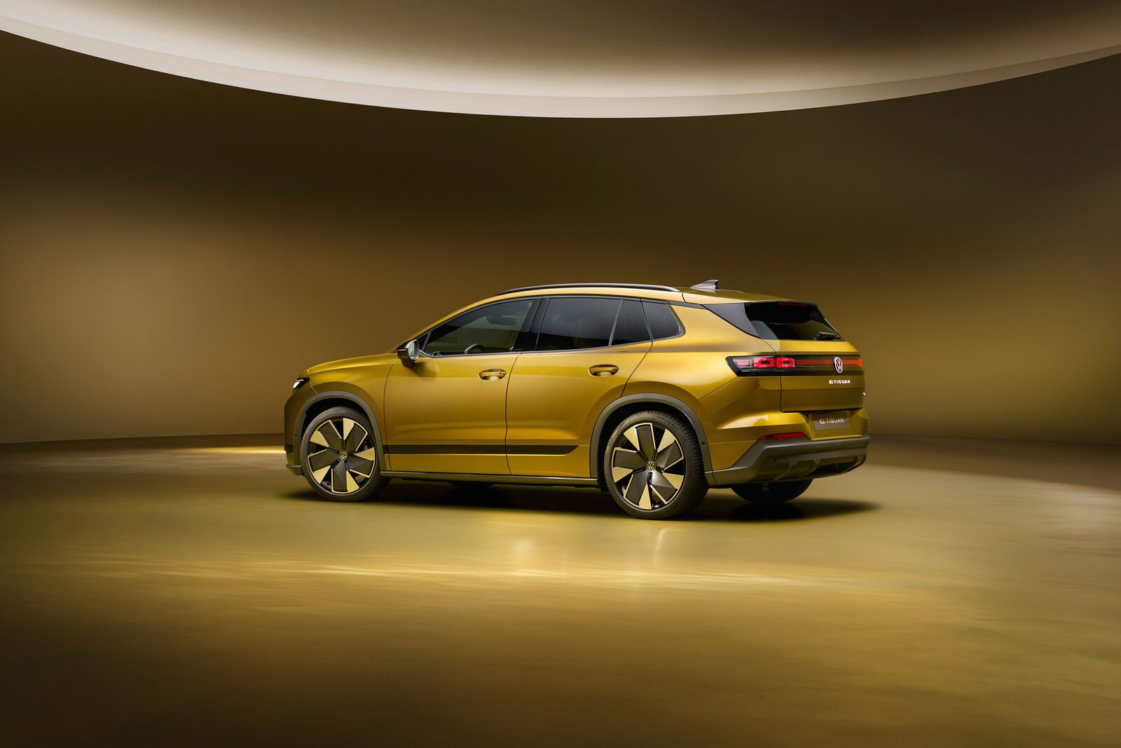 Volkswagen ID. Tiguan Global 2027 - exterior, rear three-quarter view, Europe market