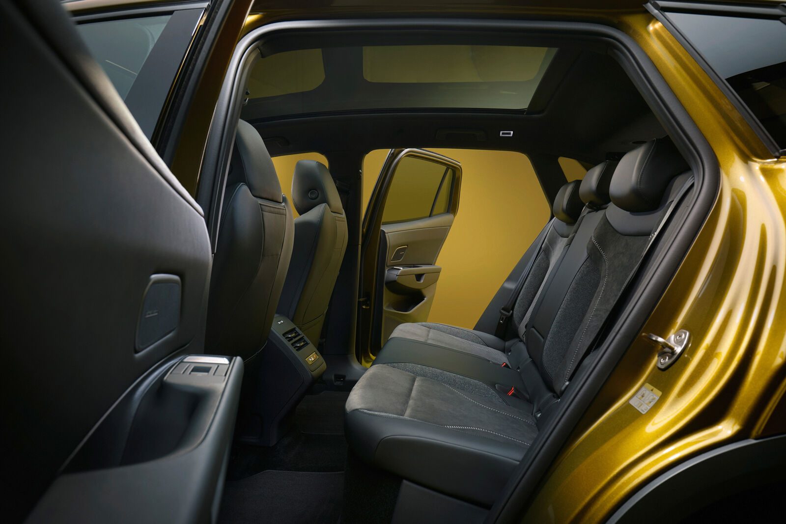 Volkswagen ID. Tiguan Global 2027 - interior, rear seats, Europe market
